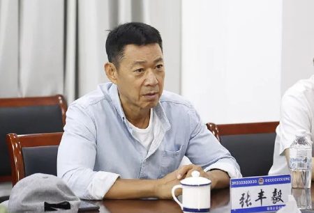 流量明星被粉丝“绑架” 张丰毅:当不了好演员