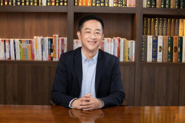 火灾惨赔闪辞董事长 陈昭荣惊人新身分曝光