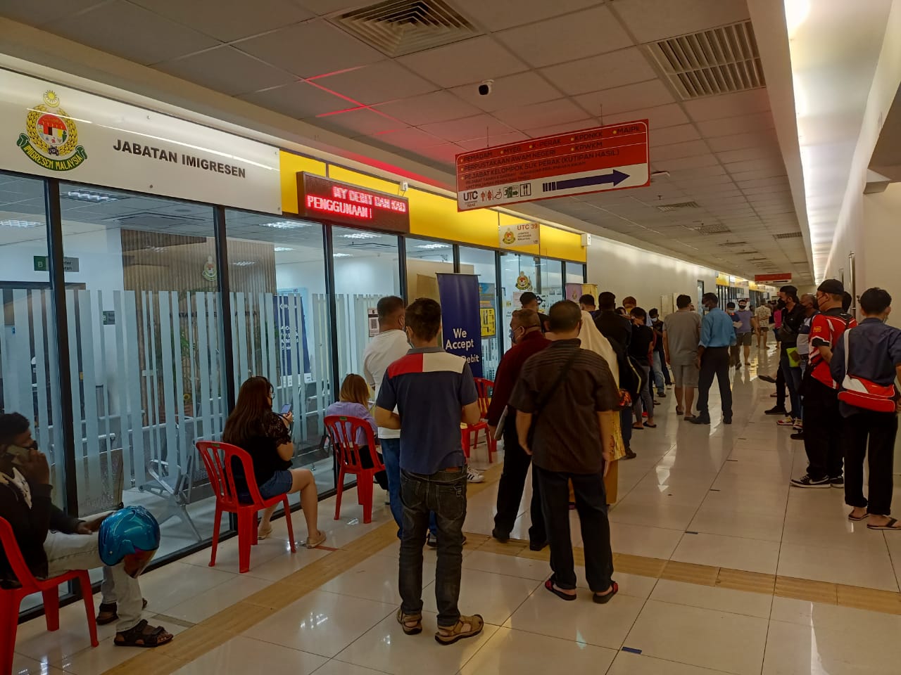 独家|更新护照预约多已爆满 多数地区须等到5月