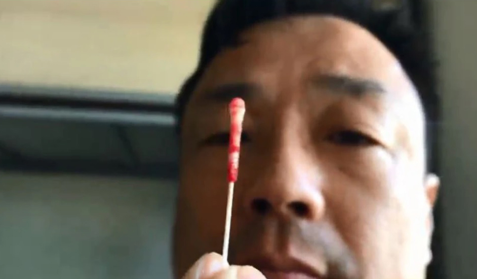 王喜PCR溅血发文“追凶” 护理师好友还原现场狠打脸