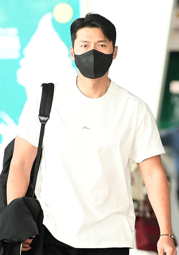 甜蜜现身机场 玄彬孙艺真夫妻装飞美度蜜月