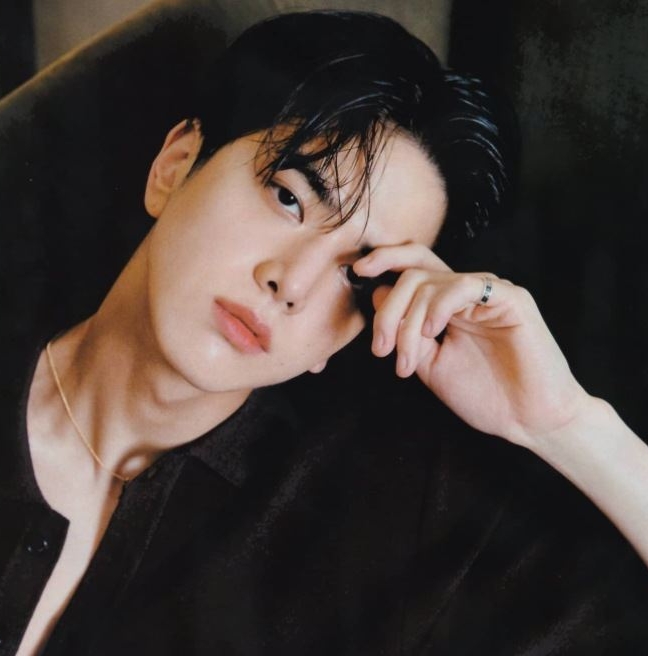 男偶像直播使唤工作人员 网怒轰:耍大牌