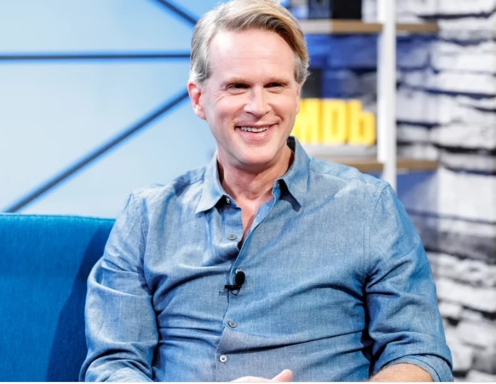 男星整理庭院被响尾蛇咬  差点小命不保