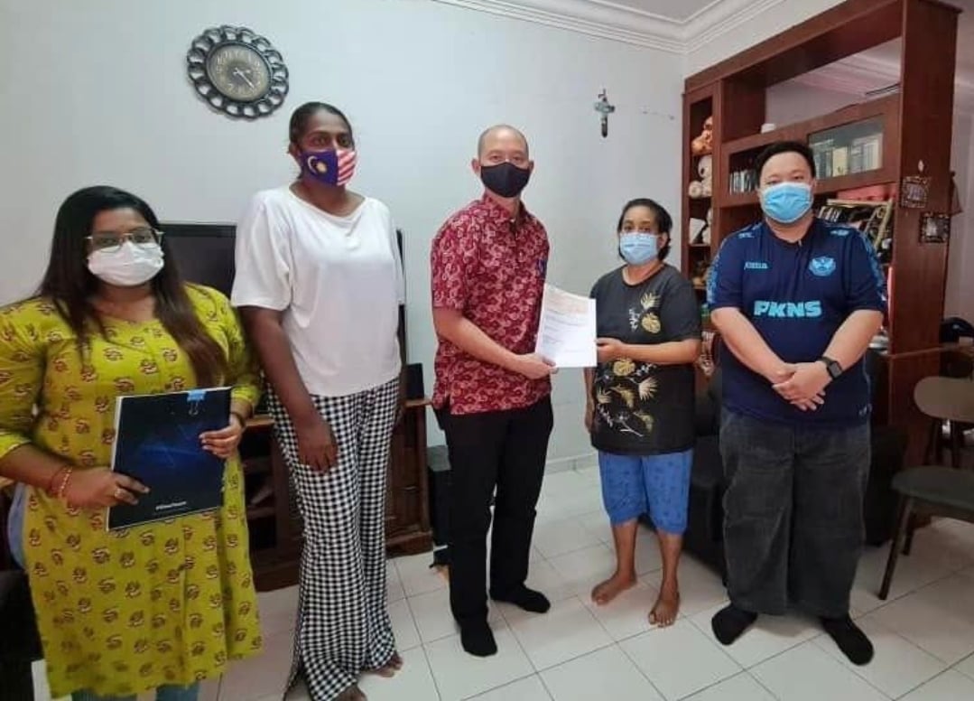 疑加强剂影响,单亲妈妈再增一手指坏死/2图