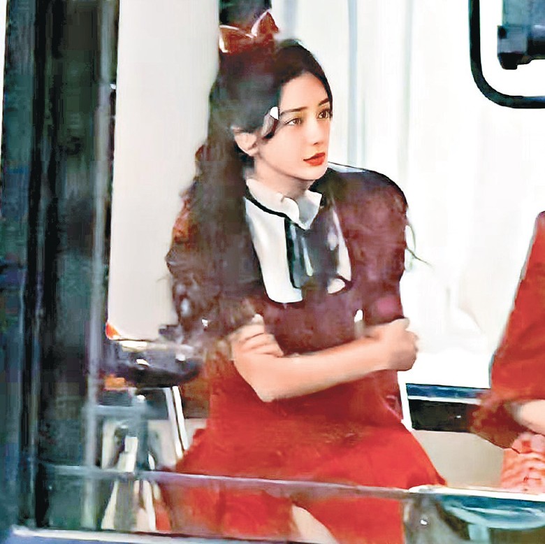 离开黄晓明失光环 Baby遭白鹿排挤?