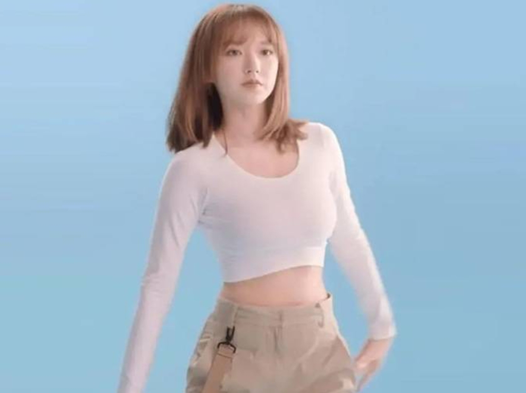 程潇穿紧身衣卖牛奶  被质疑打擦边球惹争议