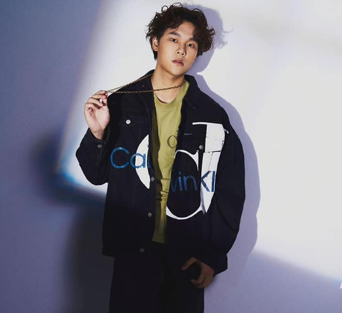 等2年终于飞返马　蔡明仁机上吃咖哩饭喷泪