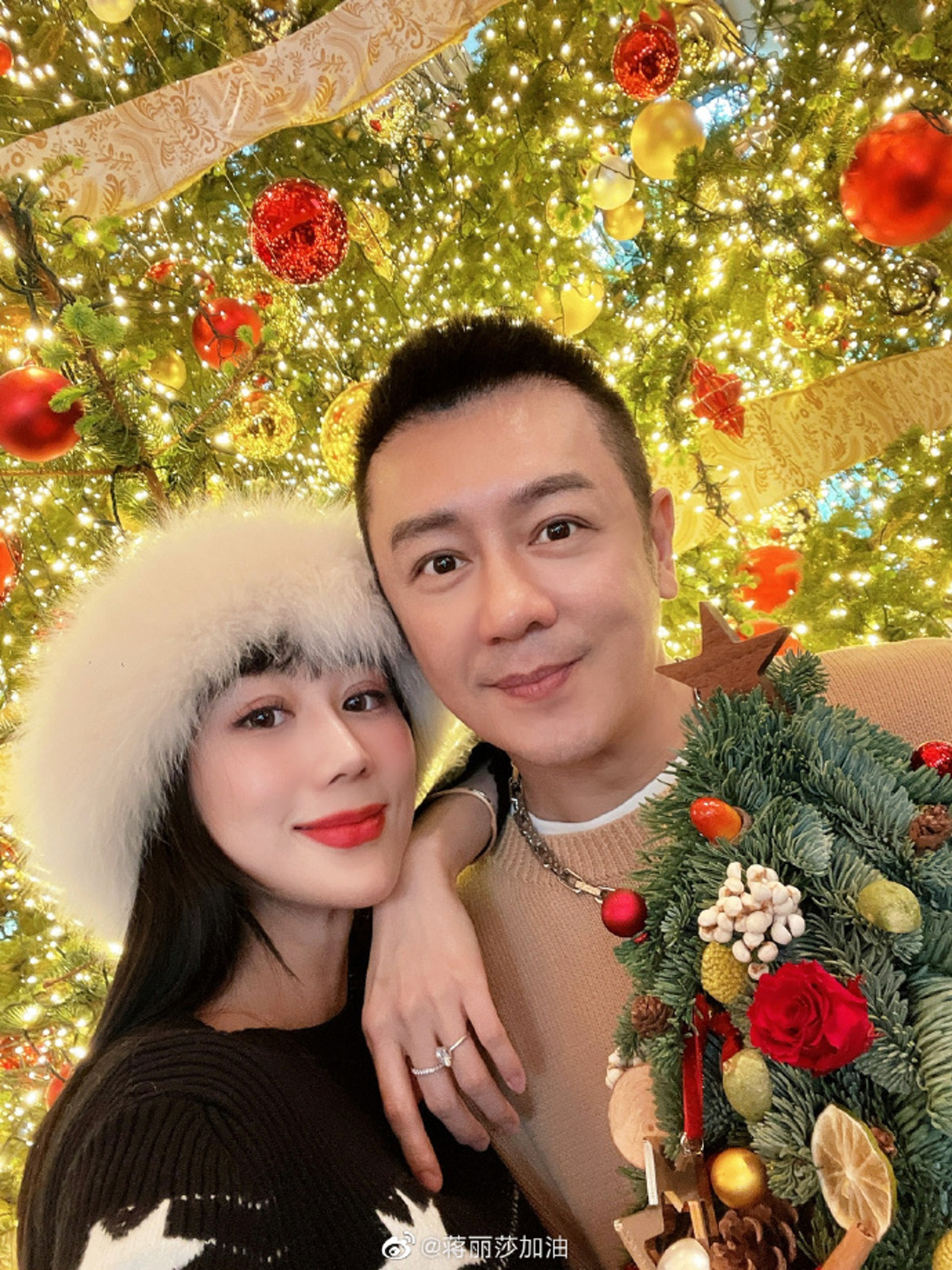 筹集物资派小区 陈浩民妻开直播被轰做秀