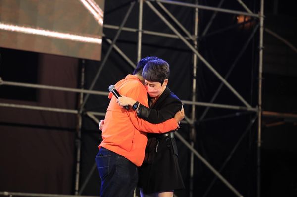 罹患帕金森氏症抱病登台开唱 詹雅雯惊传6日脑部开刀