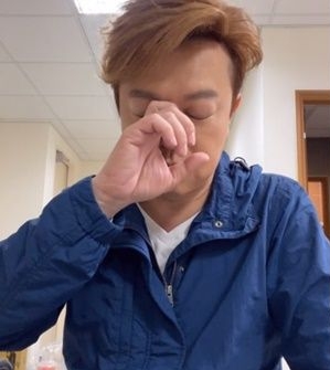 翁立友直播狂眨眼脸部抽搐 曾被医生断言:这是绝症