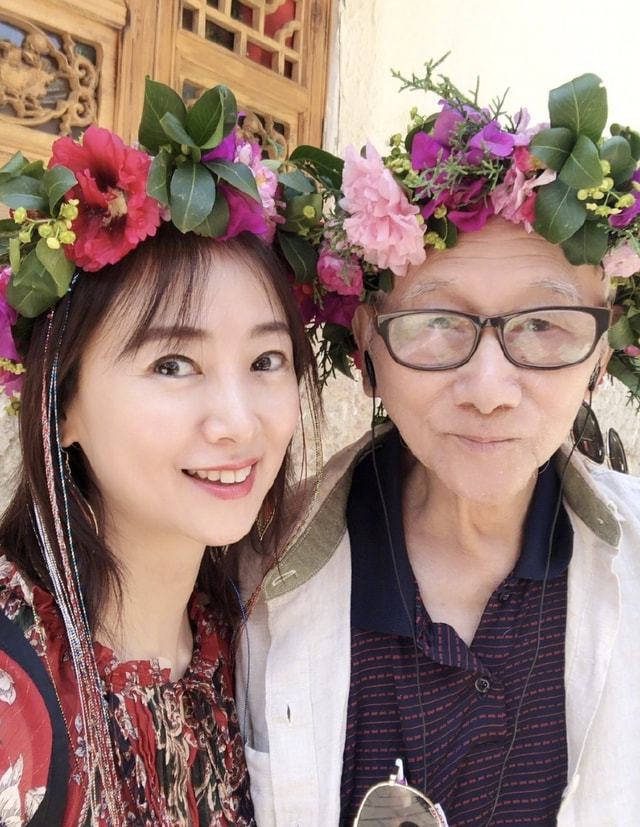  翁虹为父亲庆95岁高寿 曝翁爸打3剂疫苗仍染疫