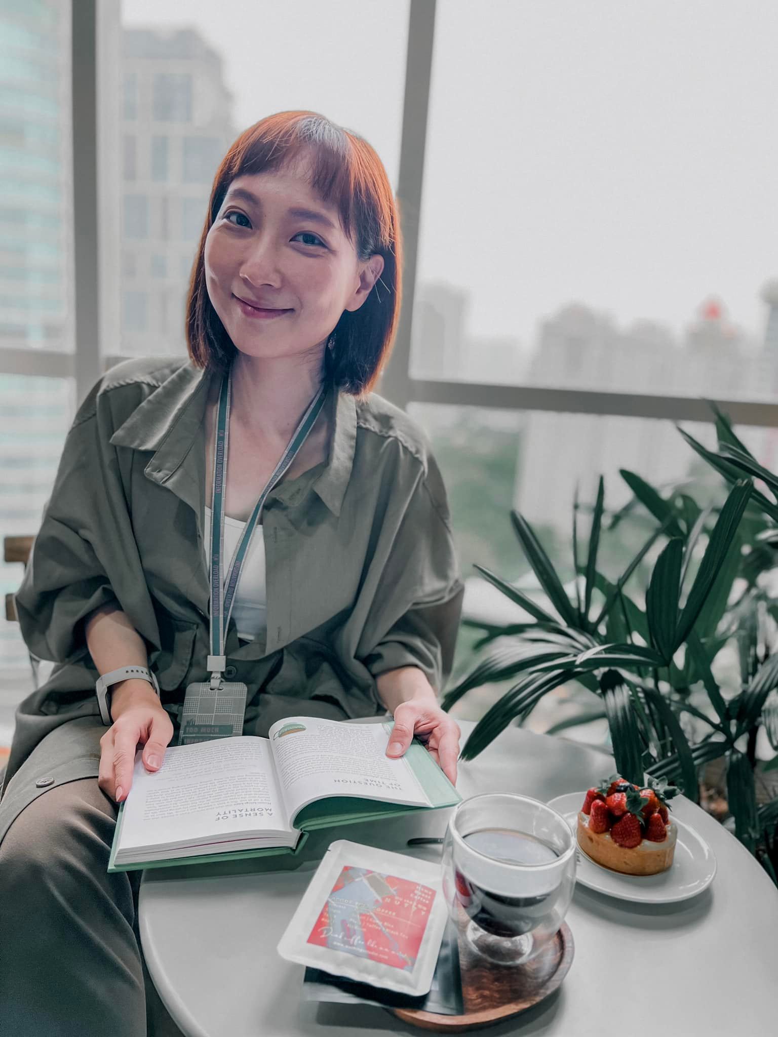 艺人DJ声援沈可婷 黄明志以全黑图控诉