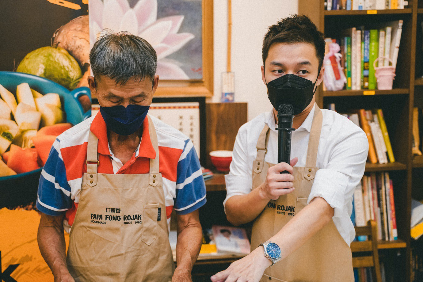 节目拍档成商业伙伴 JC劲程叶恩慈携手卖罗惹