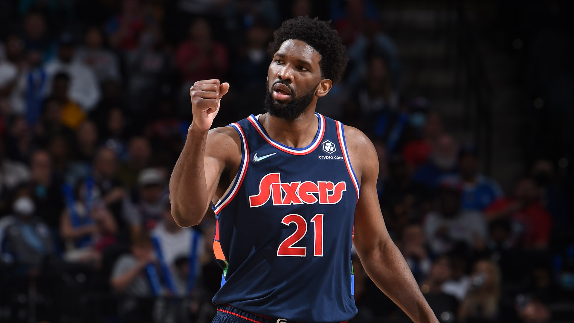 荣膺史上首位外籍得分王  恩比德为中锋球员争光 