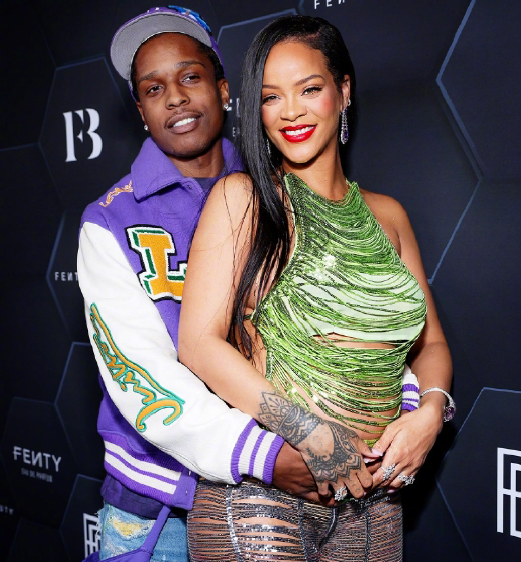 蕾哈娜男友没偷吃！ 小三亲辟谣爆料网民道歉