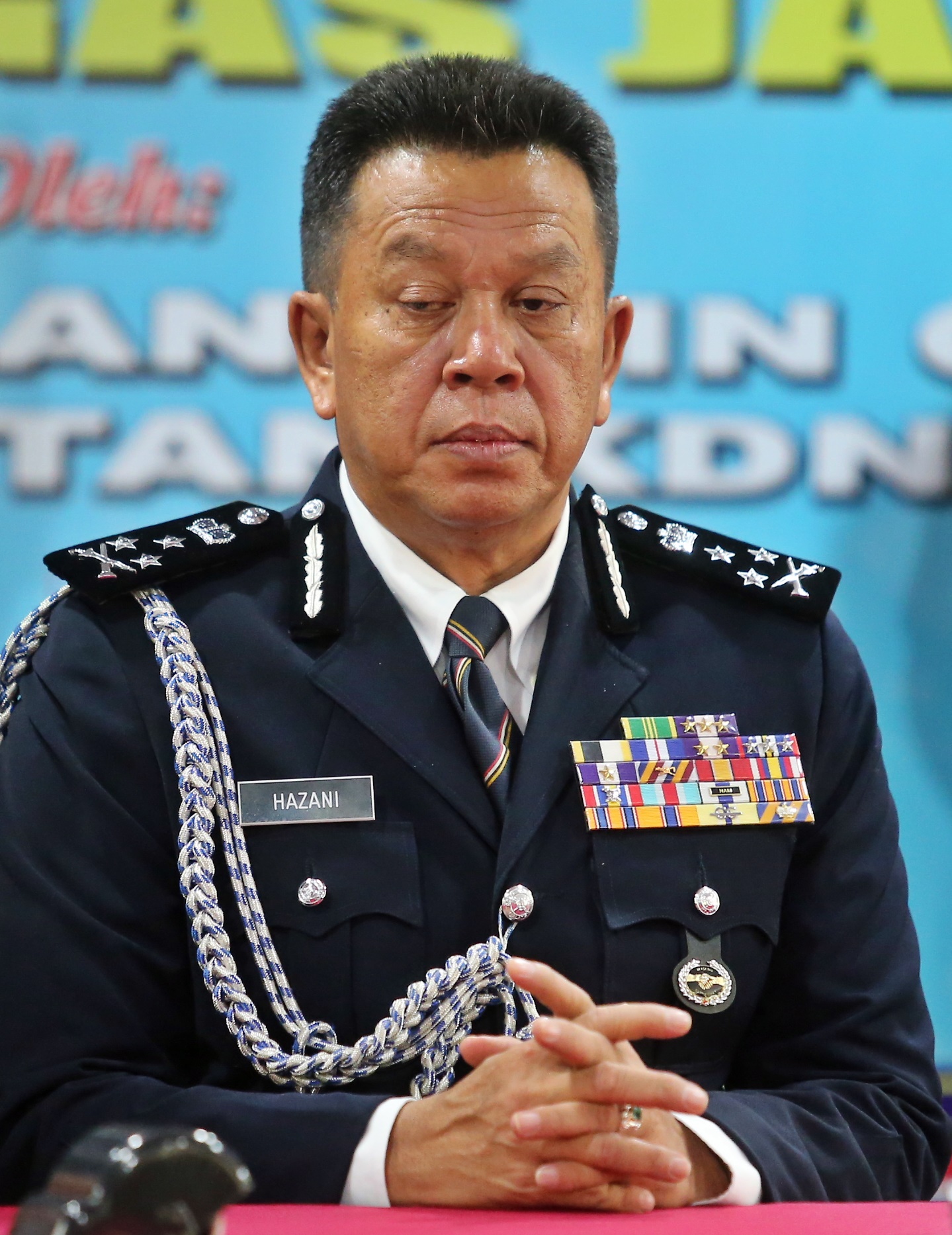 警方揭偷渡集团豪车接送偷渡客