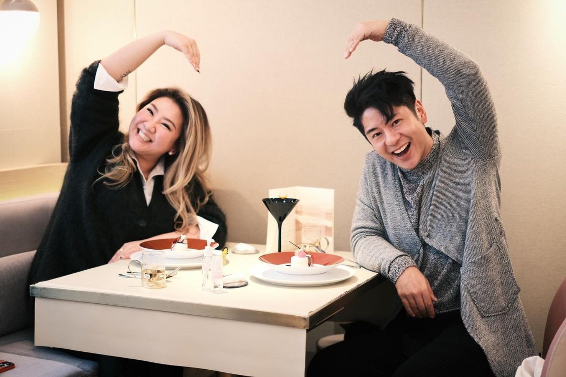 许廷铿冲凉被迫开视讯 郑欣宜还截图放上网