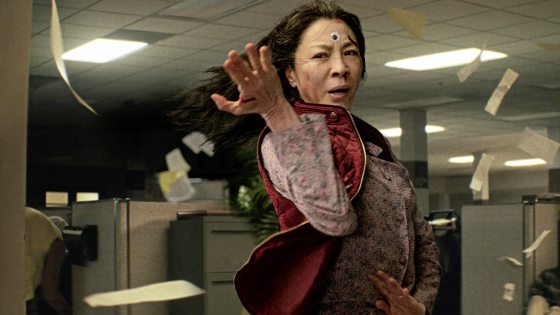 费比安／《Everything Everywhere All at Once》杨紫琼的大女主电影