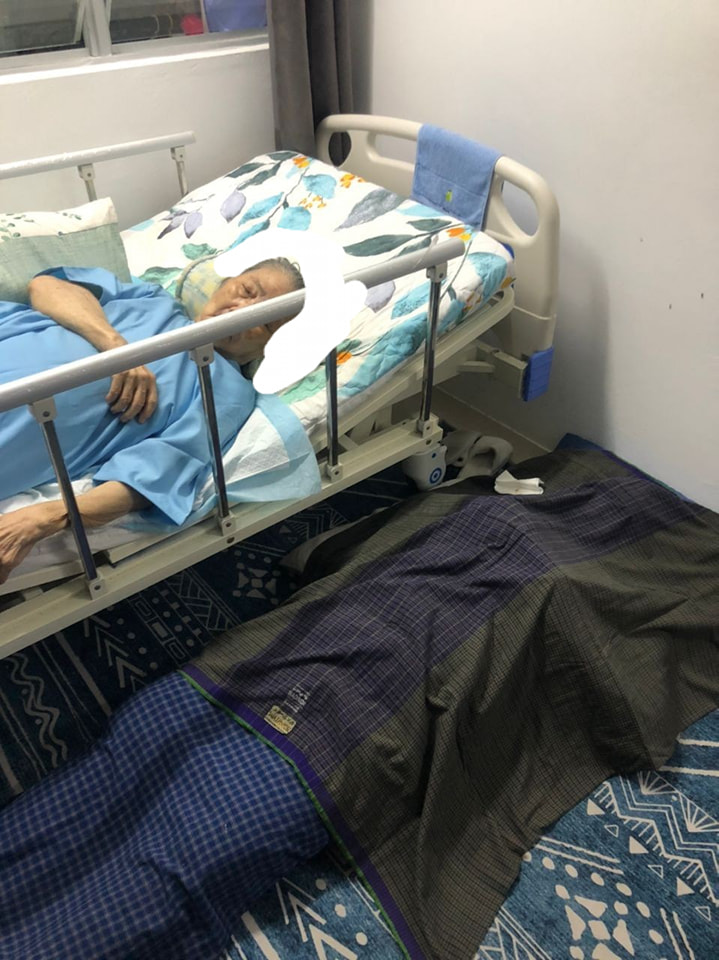 长期照顾年迈患病母亲·男子倒卧病床旁离世