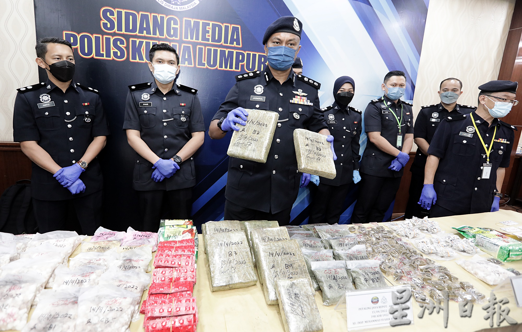 隆警侦破6人毒品集团·起逾38万毒品