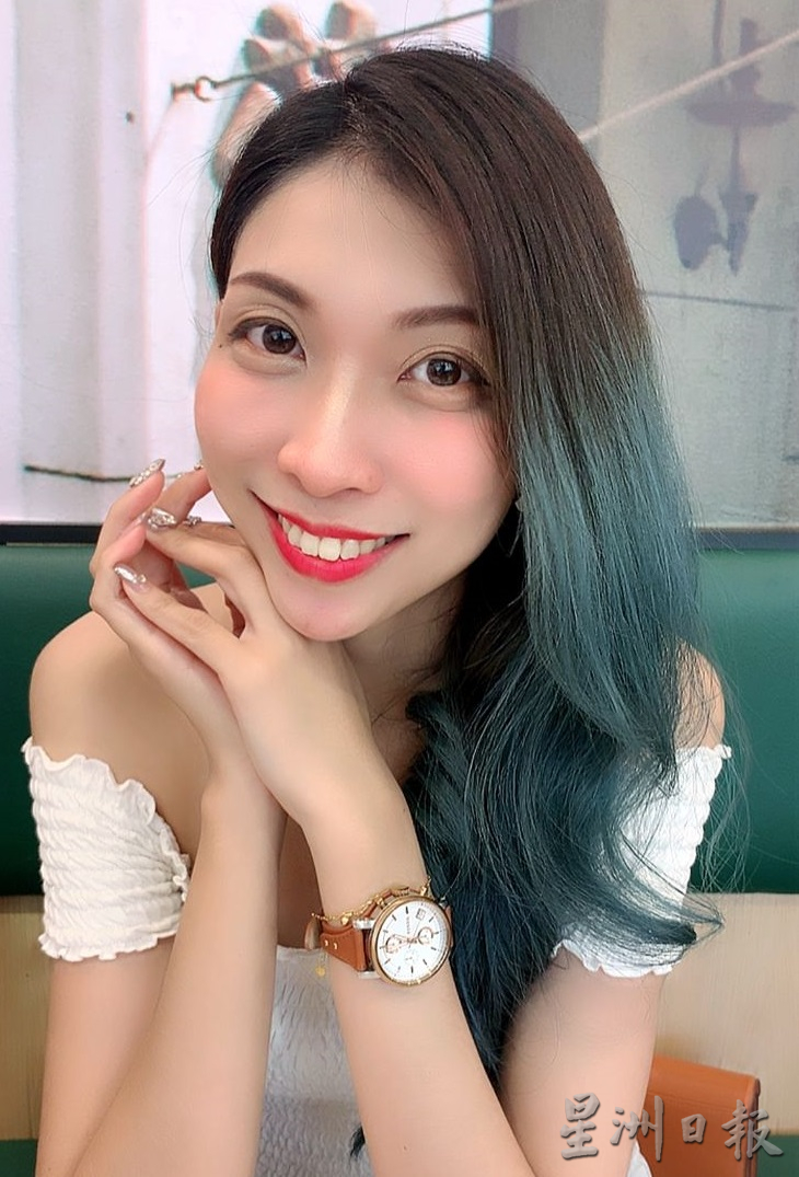 霹:封面主文/为舒缓怡市区交通堵塞 交警在堵塞热点指挥交通