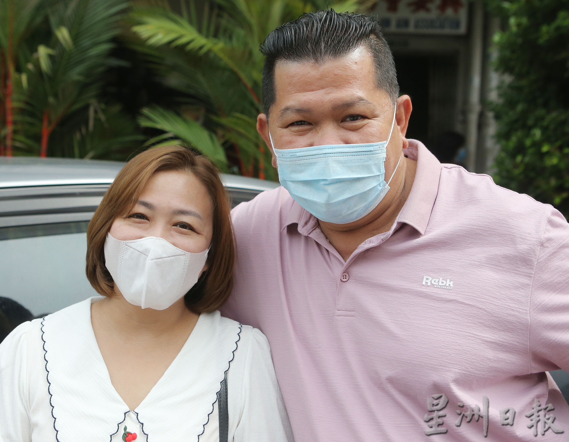 霹:封面主文/新加坡游子回乡团聚尝美食 怡保点心楼好热闹