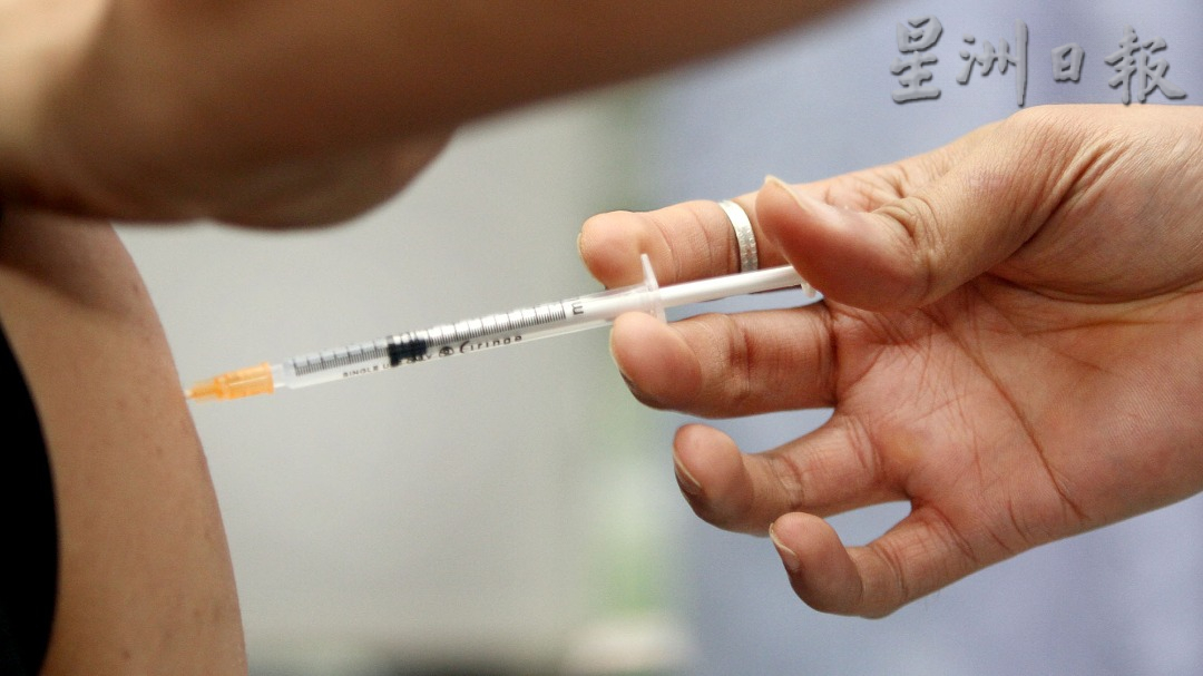 霹：第二版头／第二剂加强针 年长者持观望态度