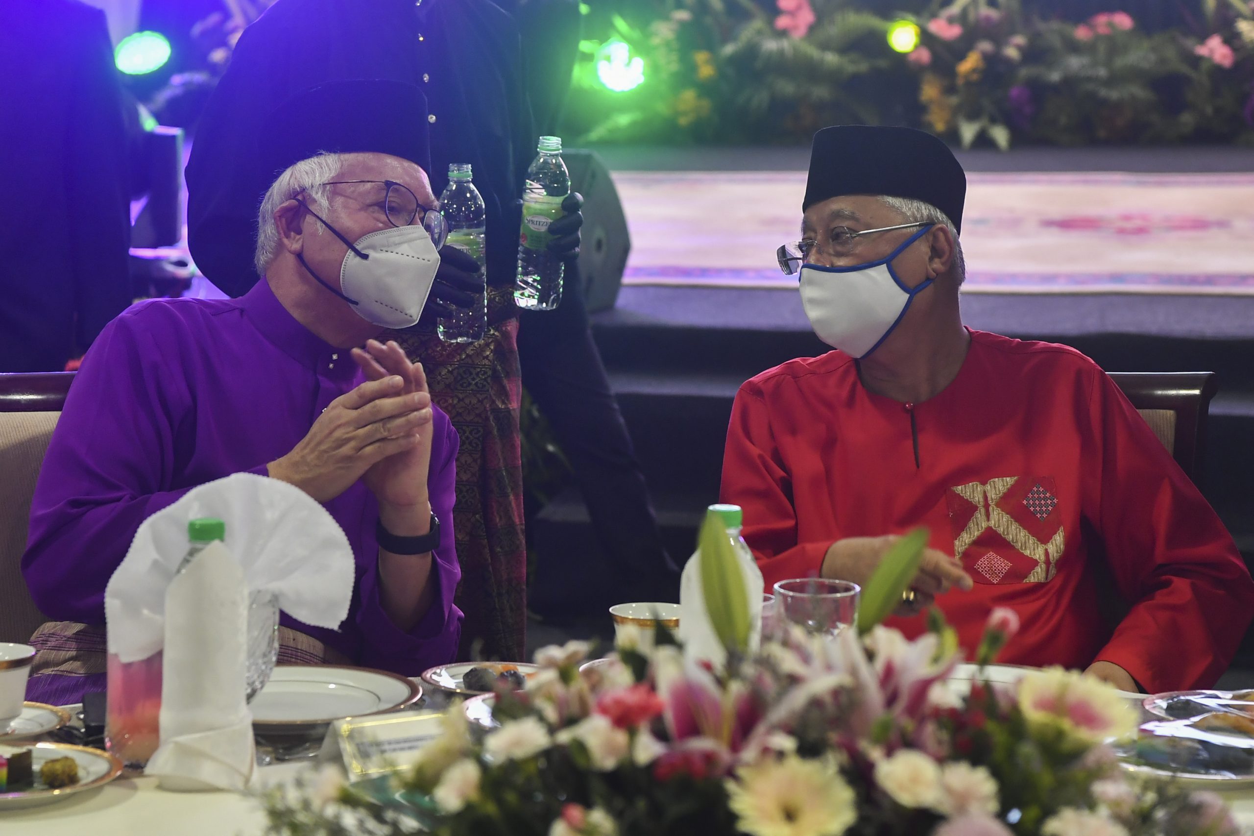 首相与巫统区部领袖一同开斋