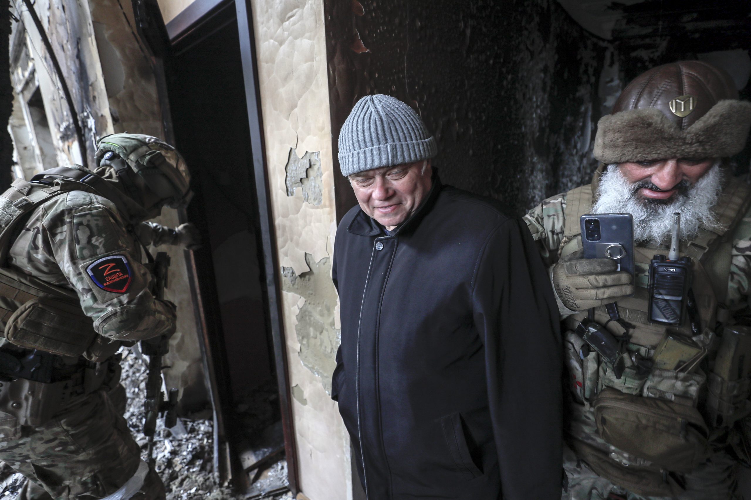 黑海军舰遭导弹攻击 俄恫言袭基辅决策中心