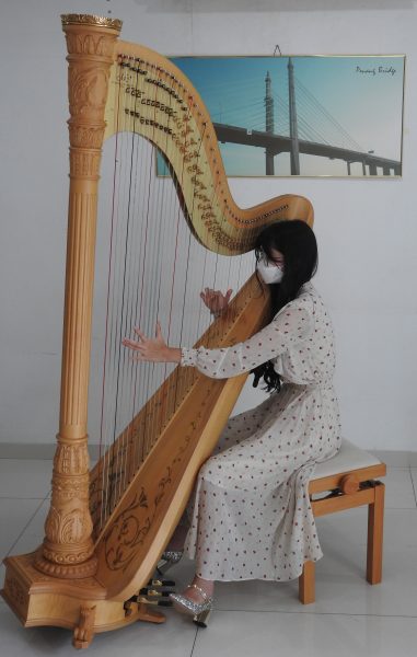 (27/4/有故事的人)幸福的竖琴小公主