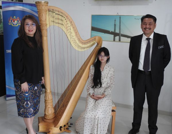 (27/4/有故事的人)幸福的竖琴小公主