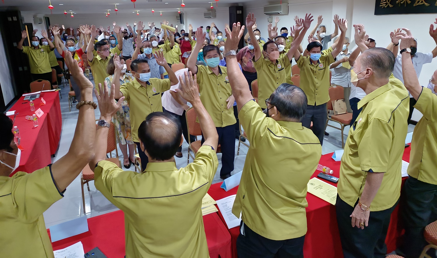 (全国版)吉华堂选委会取消丹斯里陈建顺的提名资格,引起吉华堂和华总的内部纷争白热化。