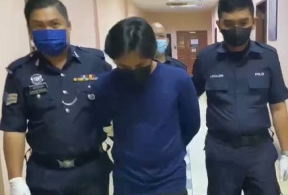 (取代)藤条打妻 男监10年鞭4下