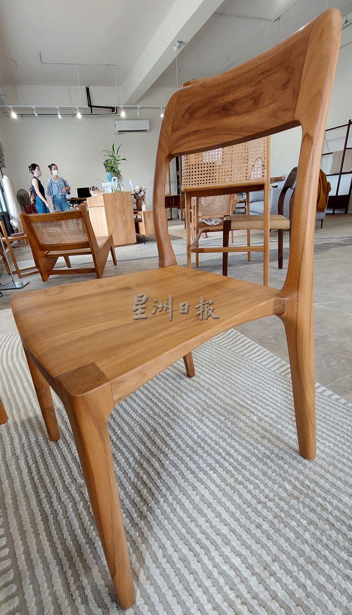 (古城封底主文)《手作的温度》手作家具