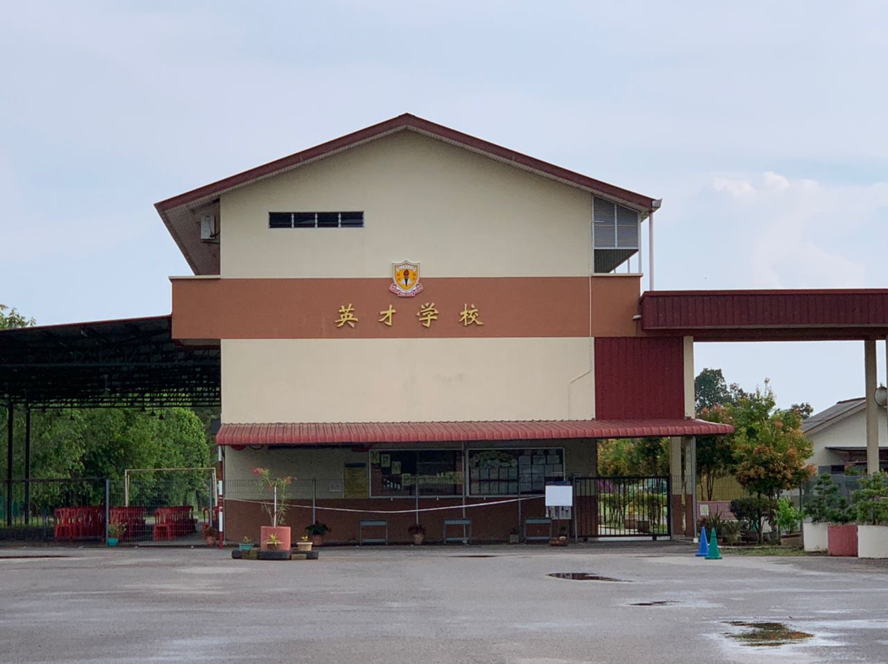 （古城封底主文）乡镇情深：武吉南眉发展木基工业 新村村民生活写意