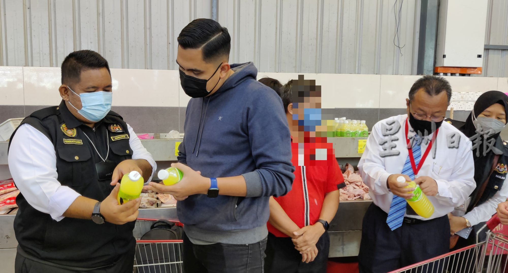 (古城封面版主文)超市有猫粪 僵尸鸡·遭封锁仓库 罚款9500