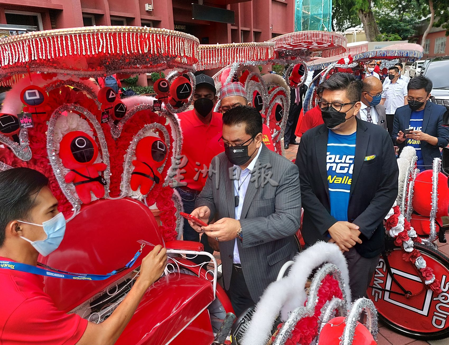 (古城版)三轮车夫提供一触即通服务