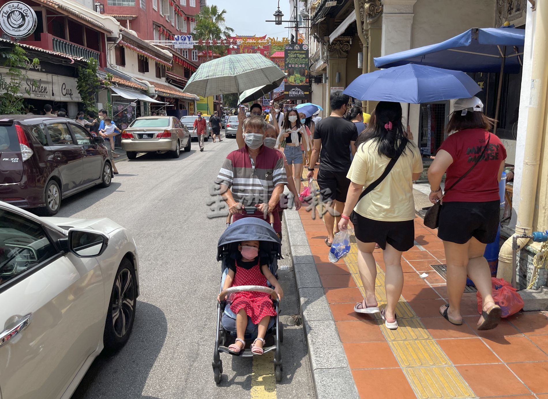 （古城第3版主文）解除口罩前夕·鸡场街热爆
