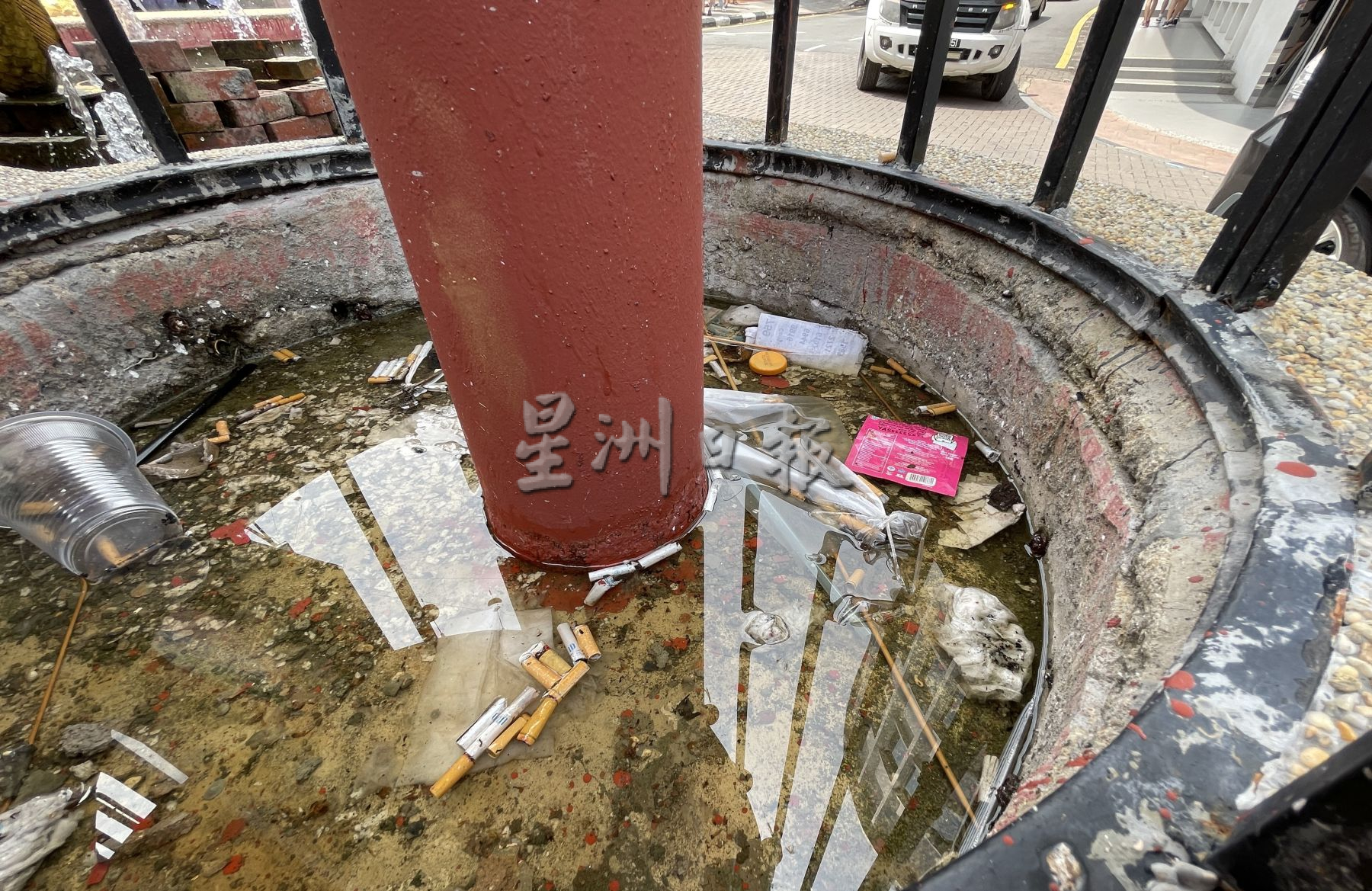 (古城第3版主文)解除口罩前夕·鸡场街热爆