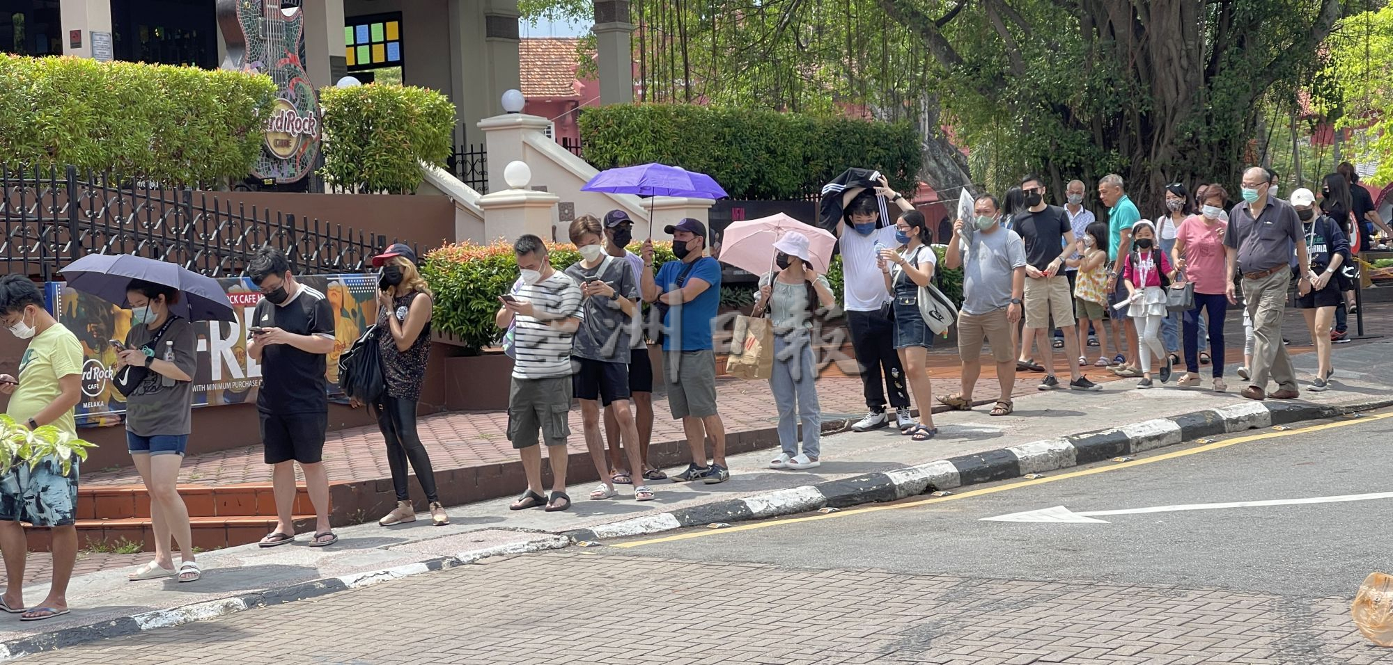 （古城第3版主文）解除口罩前夕·鸡场街热爆