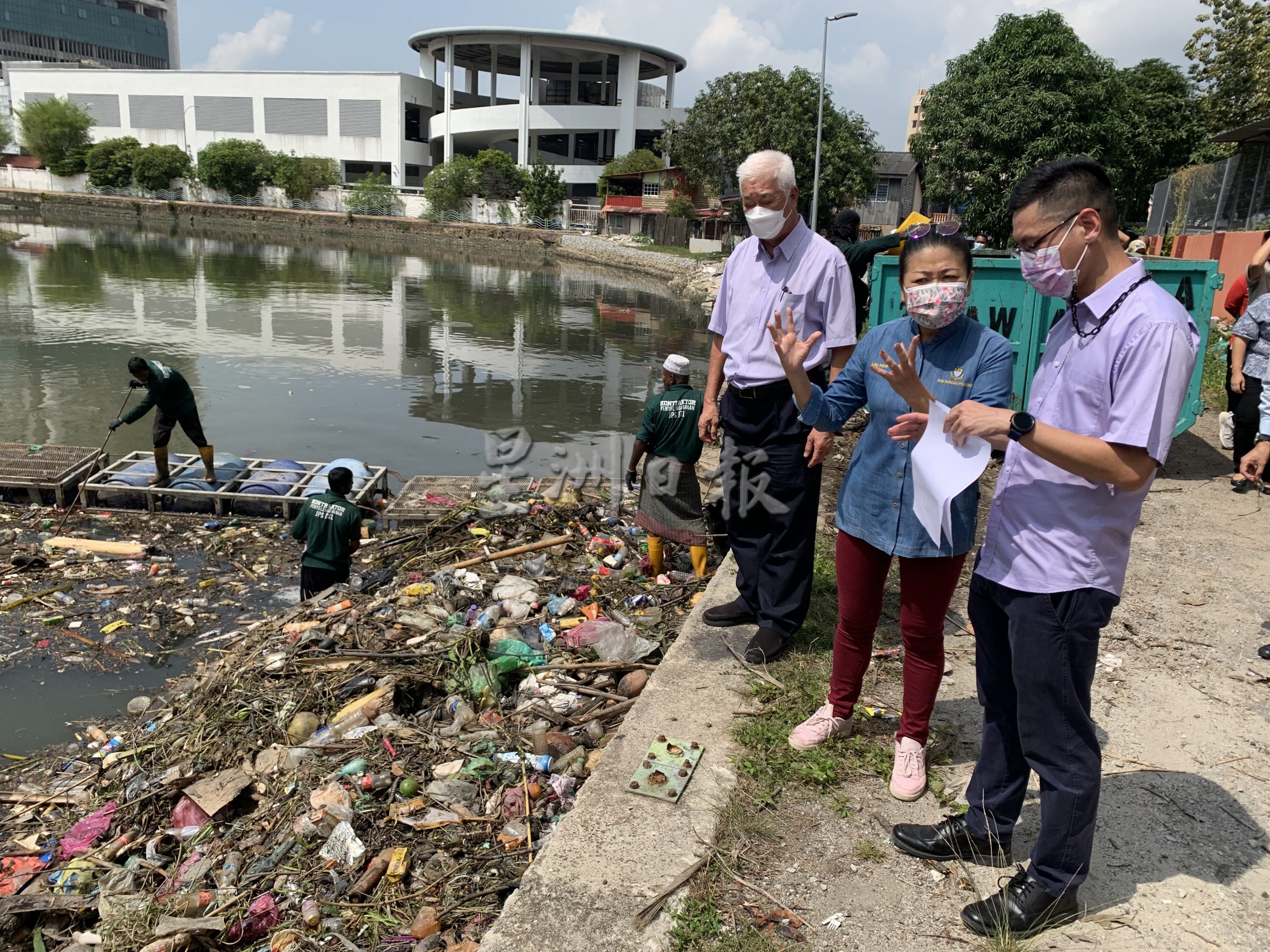 (大北马)设槟榔河平行沟渠 降低槟榔河垃圾污染程度