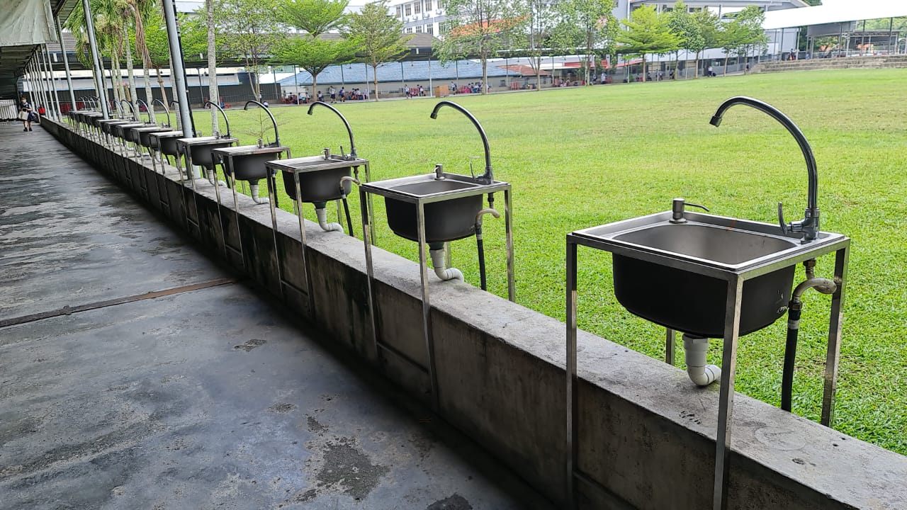 (大都会)/封面/跟进华小全面恢复实体课/7图