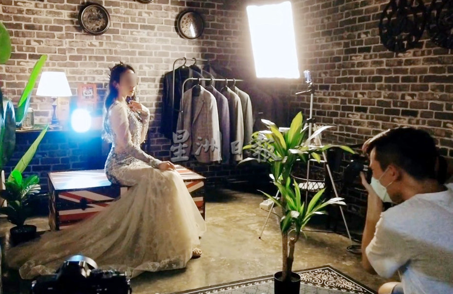 NS封面主文／基于安全和预算考量，出国拍婚纱照需求不高