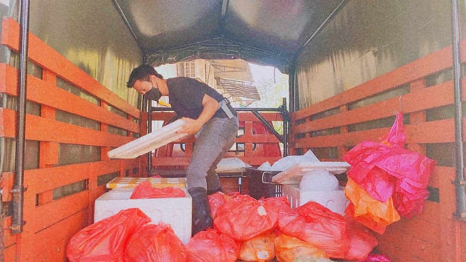 NS有故事的人:一场疫情,飞机师从“机长”成“鸡长”