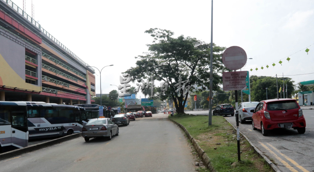 ns芙蓉/与电召车展开削价战，传统德士盼冲出新出路