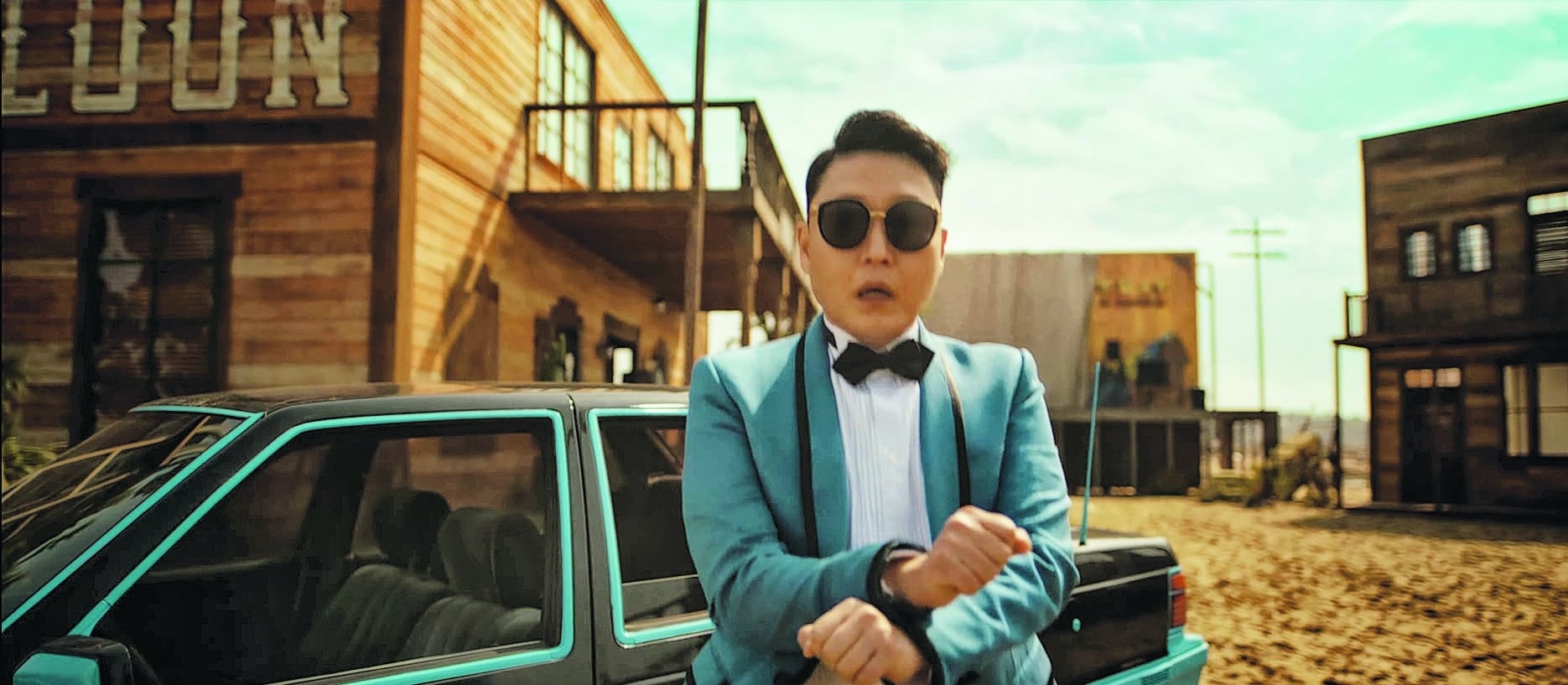 PSY新歌MV重演经典马舞 面世20小时破2500万点击