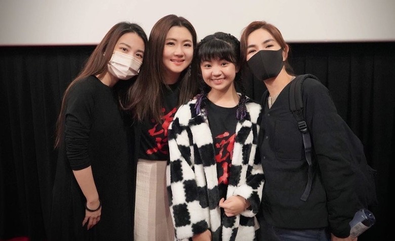 S.H.E合体看《头七》 Hebe被吓哭