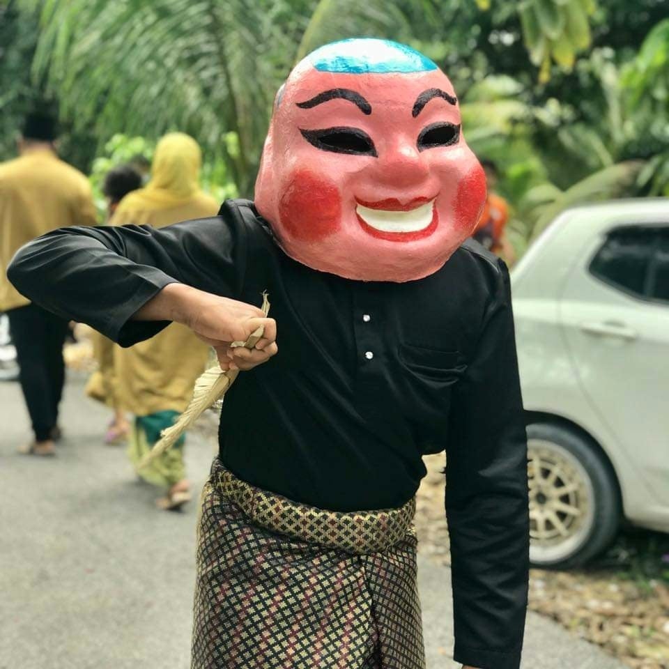 22/5见报∕我们∕出动舞狮 炮竹甘榜迎亲