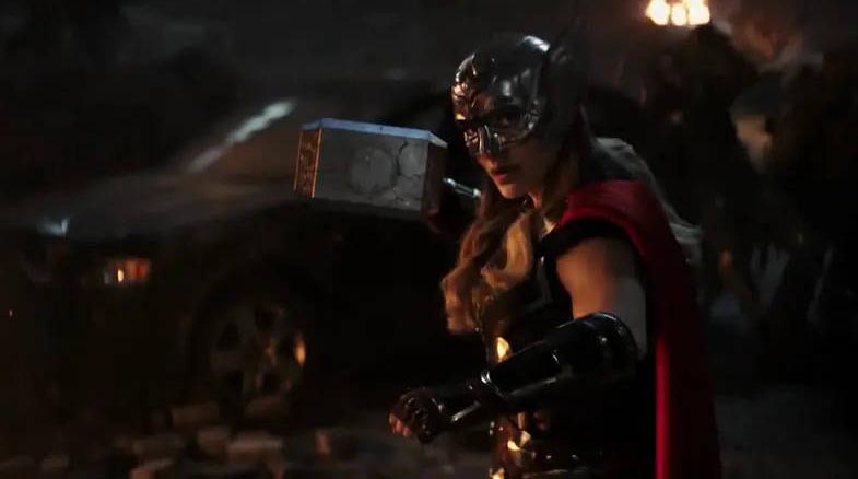 2雷神同框|基斯新铠甲被嘲太塑料 娜塔莉飒又酷