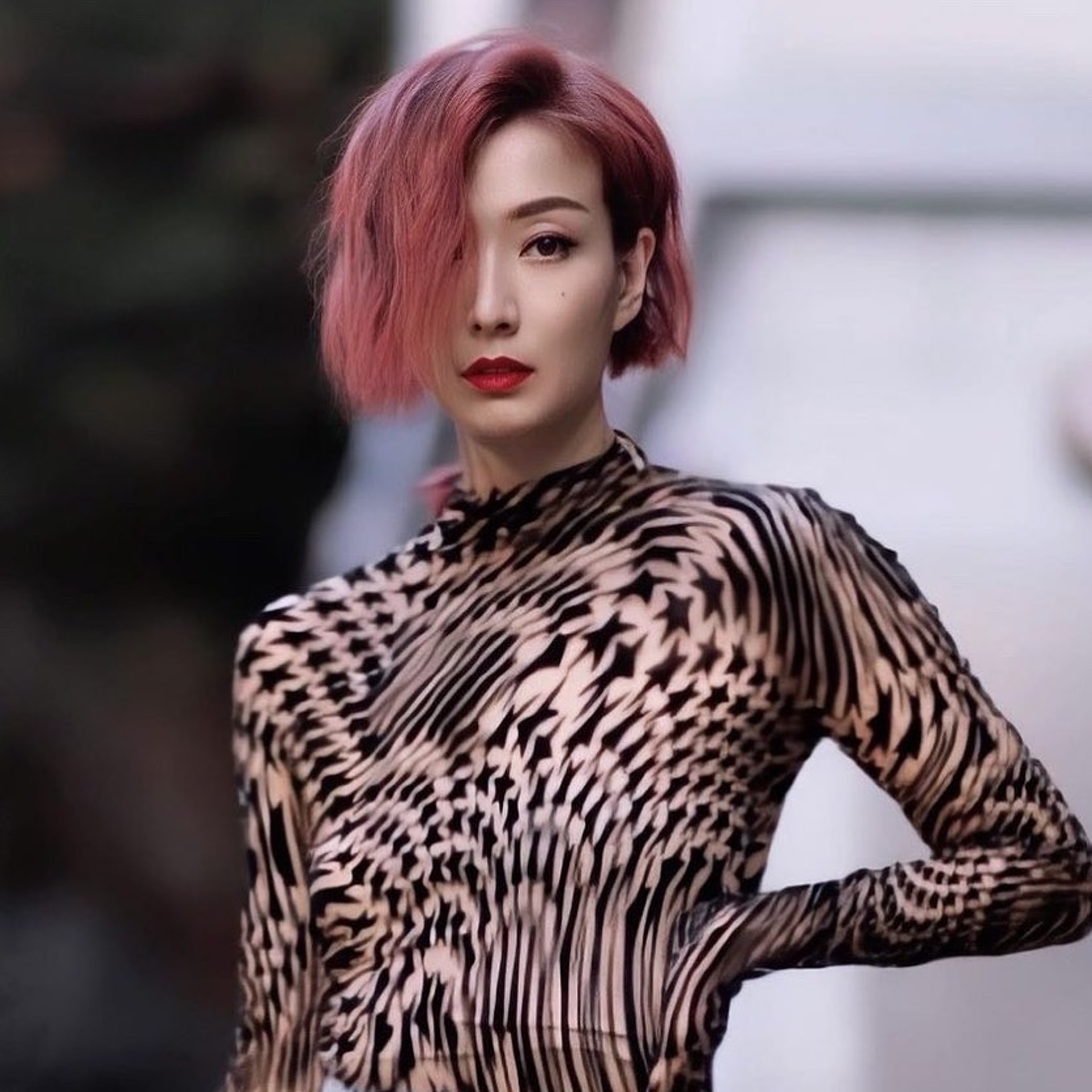 49岁胸部再发育 郑秀文:你没看错